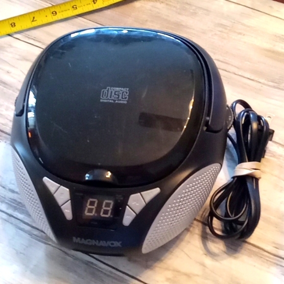 Magnavox CD Boombox with AM/FM Radio